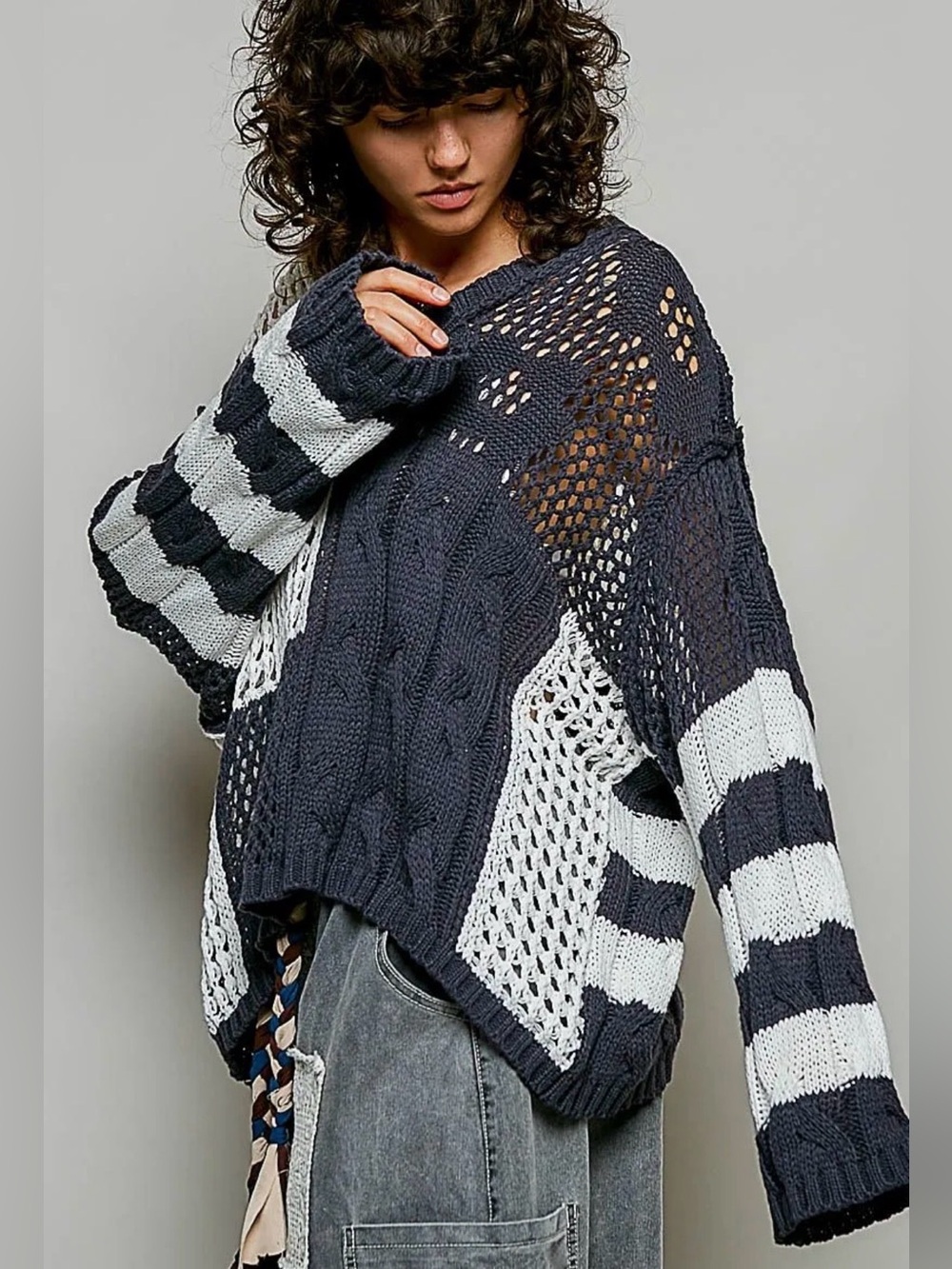 New pol light weight sweater small large